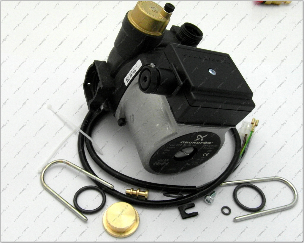 Pompe de chaudiere circulateur SALMSON RC 30-3V chaffoteaux & maury neuve